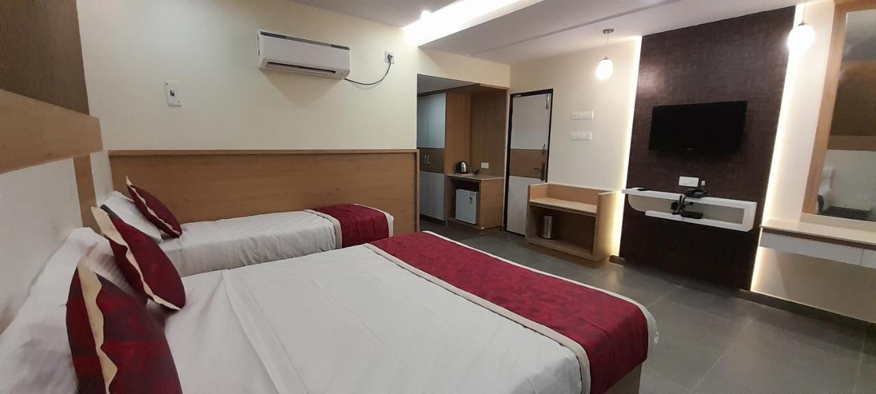Hotel Golden Sand Velankanni Exterior photo